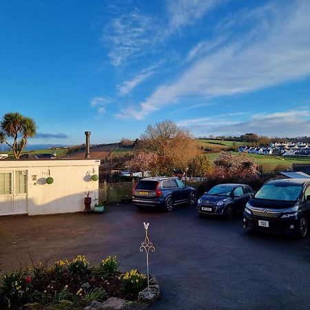 Lovely Private Studio Room With Own Kitchen And Bathroom. Set In The Popular Area Of Shiphay In Torquay And Only A Short Walk From Torbay Hospital ภายนอก รูปภาพ