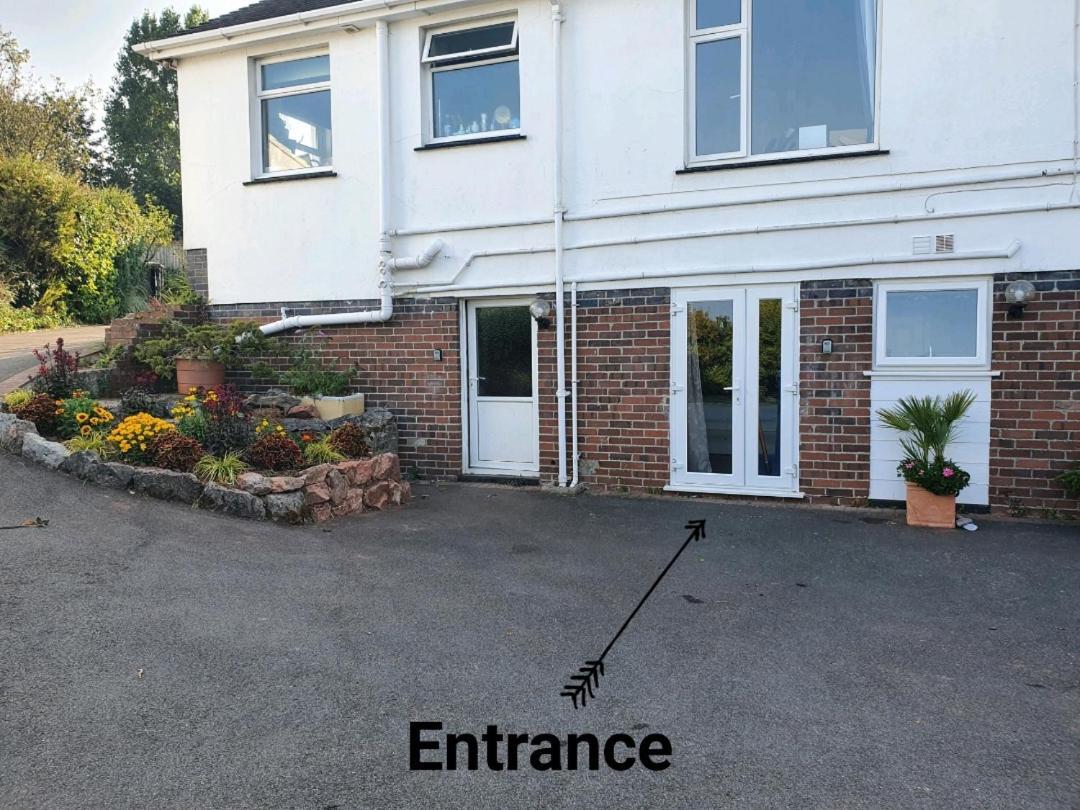 Lovely Private Studio Room With Own Kitchen And Bathroom. Set In The Popular Area Of Shiphay In Torquay And Only A Short Walk From Torbay Hospital ภายนอก รูปภาพ