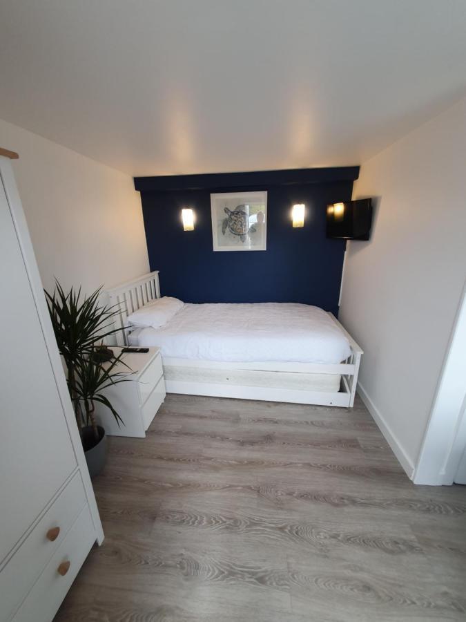 Lovely Private Studio Room With Own Kitchen And Bathroom. Set In The Popular Area Of Shiphay In Torquay And Only A Short Walk From Torbay Hospital ภายนอก รูปภาพ