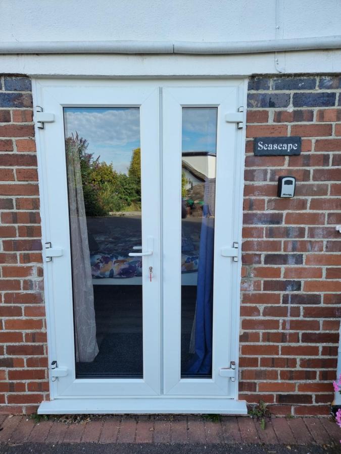 Lovely Private Studio Room With Own Kitchen And Bathroom. Set In The Popular Area Of Shiphay In Torquay And Only A Short Walk From Torbay Hospital ภายนอก รูปภาพ