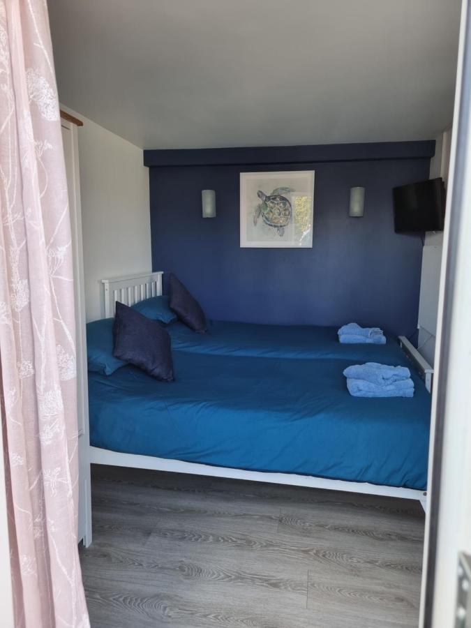 Lovely Private Studio Room With Own Kitchen And Bathroom. Set In The Popular Area Of Shiphay In Torquay And Only A Short Walk From Torbay Hospital ภายนอก รูปภาพ