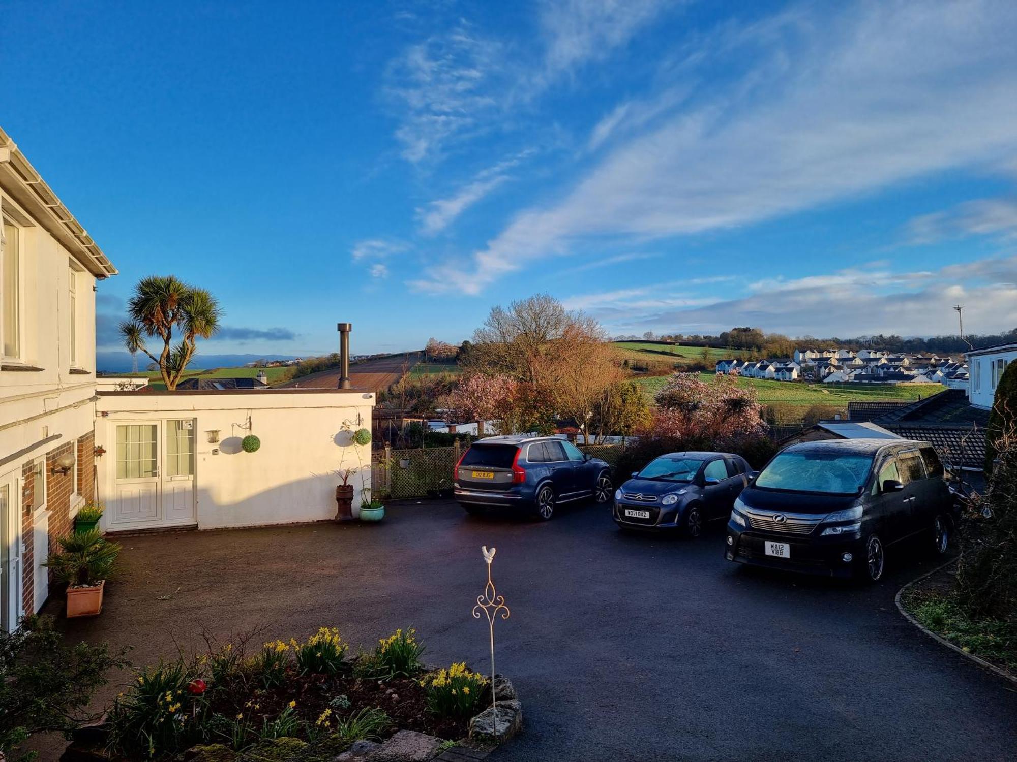 Lovely Private Studio Room With Own Kitchen And Bathroom. Set In The Popular Area Of Shiphay In Torquay And Only A Short Walk From Torbay Hospital ภายนอก รูปภาพ